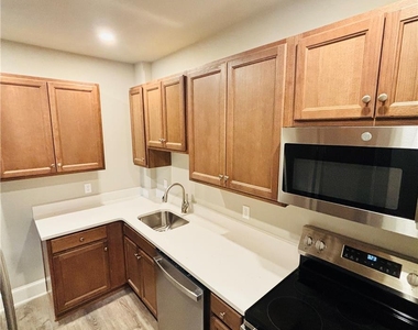 718 Linden Street - Photo Thumbnail 6