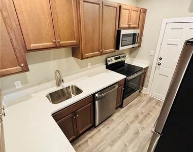 718 Linden Street - Photo Thumbnail 2