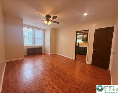 628 Hanover Avenue - Photo Thumbnail 1