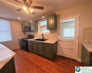 628 Hanover Avenue - Photo Thumbnail 3