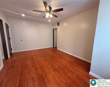 628 Hanover Avenue - Photo Thumbnail 2
