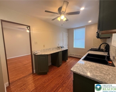 628 Hanover Avenue - Photo Thumbnail 4