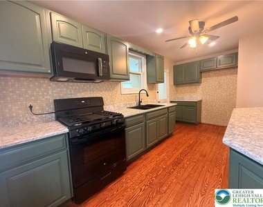 628 Hanover Avenue - Photo Thumbnail 5