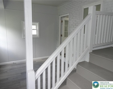 1535 E 7th Street - Photo Thumbnail 6