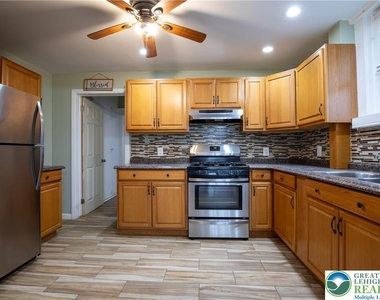 68 S Meade Street - Photo Thumbnail 11