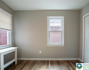 68 S Meade Street - Photo Thumbnail 31