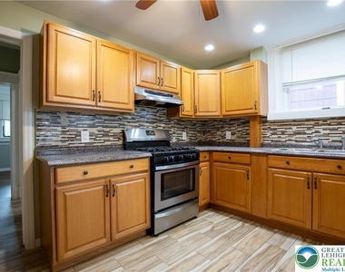 68 S Meade Street - Photo Thumbnail 13