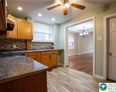 68 S Meade Street - Photo Thumbnail 14
