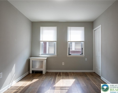 68 S Meade Street - Photo Thumbnail 28