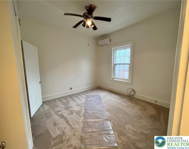 204 N 7th Street - Photo Thumbnail 4