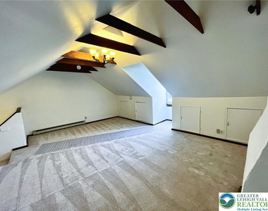 204 N 7th Street - Photo Thumbnail 1