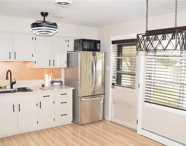3017 Jefferson Street - Photo Thumbnail 3