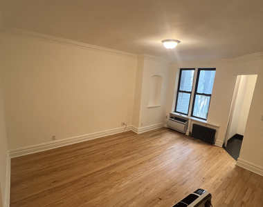  East 46th Street - Photo Thumbnail 2