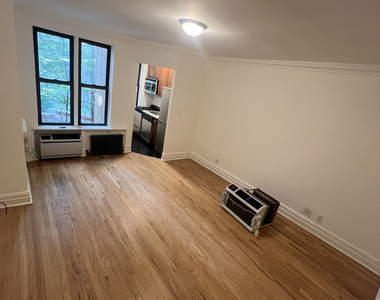  East 46th Street - Photo Thumbnail 1