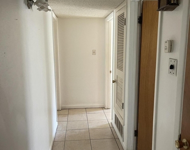 620 E Crosby Avenue - Photo Thumbnail 5