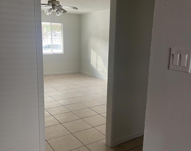 620 E Crosby Avenue - Photo Thumbnail 9