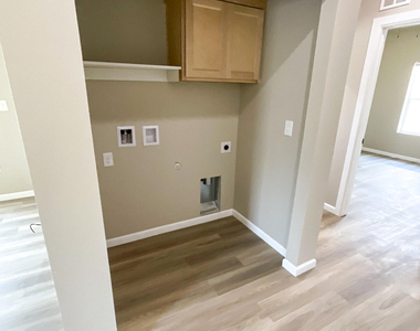 8948 Ankerson Street - Photo Thumbnail 7