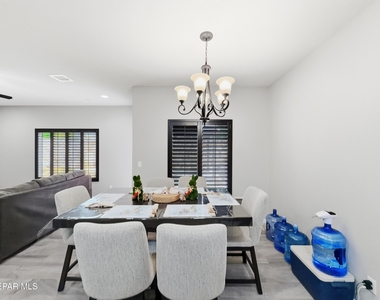 12805 Kingsbury Avenue - Photo Thumbnail 5