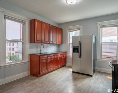 92 Fairfield Avenue - Photo Thumbnail 12