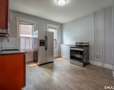 92 Fairfield Avenue - Photo Thumbnail 13