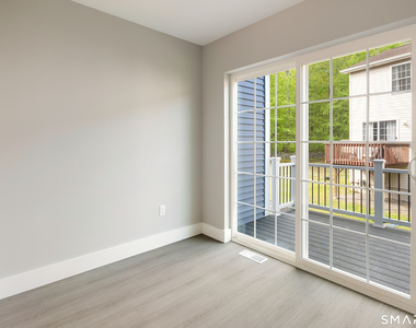 91 Taft Pointe - Photo Thumbnail 5