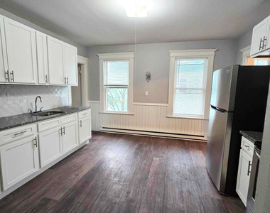 652 Watertown Avenue - Photo Thumbnail 4
