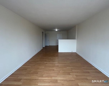 39 Glenbrook Road - Photo Thumbnail 6