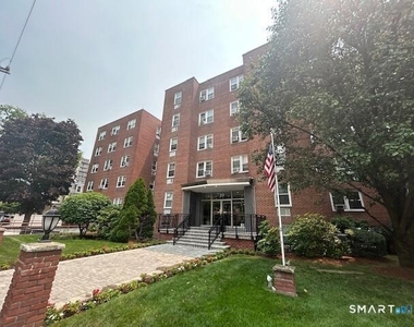 39 Glenbrook Road - Photo Thumbnail 1