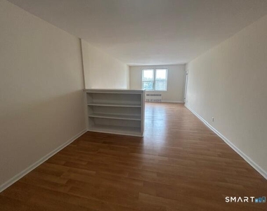 39 Glenbrook Road - Photo Thumbnail 3