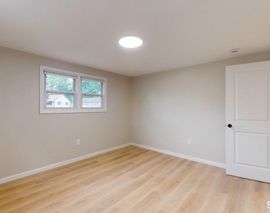 16 Arrow Street - Photo Thumbnail 14