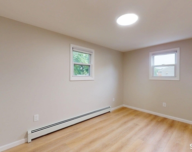 16 Arrow Street - Photo Thumbnail 15