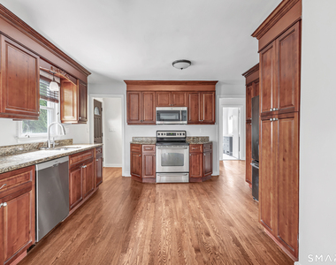 215 Bennett Street - Photo Thumbnail 9