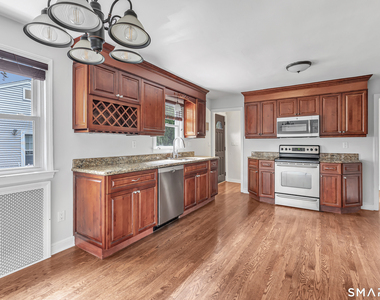 215 Bennett Street - Photo Thumbnail 8