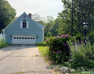 22 Hyde Park Drive - Photo Thumbnail 2