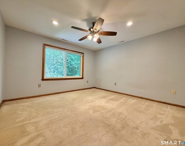 22 Hyde Park Drive - Photo Thumbnail 32