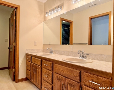 22 Hyde Park Drive - Photo Thumbnail 26