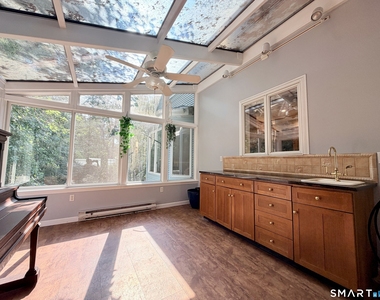 22 Hyde Park Drive - Photo Thumbnail 15