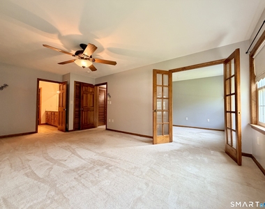 22 Hyde Park Drive - Photo Thumbnail 24