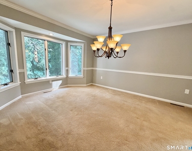 22 Hyde Park Drive - Photo Thumbnail 10