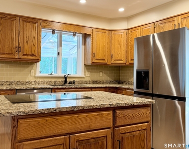 22 Hyde Park Drive - Photo Thumbnail 13