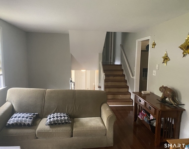 5 Blue Orchard Drive - Photo Thumbnail 2