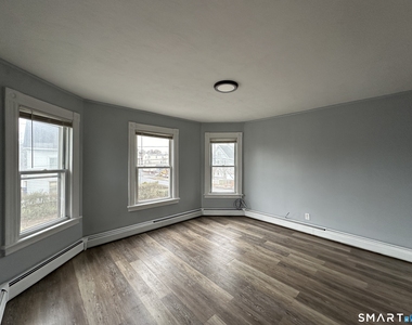 12 Woodland Street - Photo Thumbnail 2