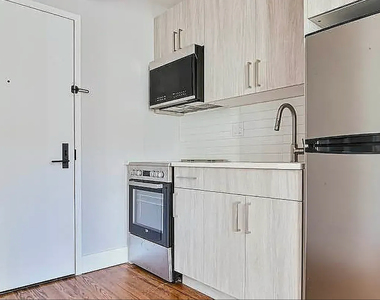 195 Underhill Avenue - Photo Thumbnail 1