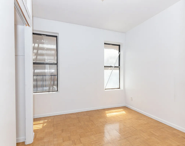 244 Roebling Street - Photo Thumbnail 2