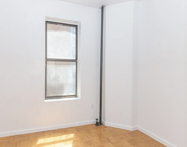 244 Roebling Street - Photo Thumbnail 3