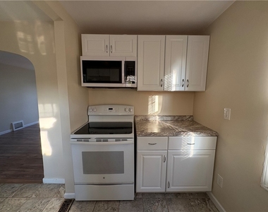 314 Fort Couch Rd - Photo Thumbnail 3