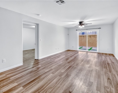 5226 Tartan Hill Avenue - Photo Thumbnail 10