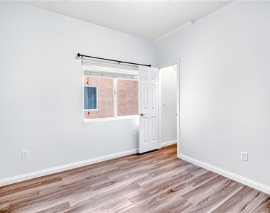 5226 Tartan Hill Avenue - Photo Thumbnail 19