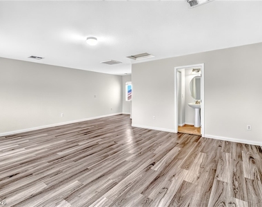 5226 Tartan Hill Avenue - Photo Thumbnail 24