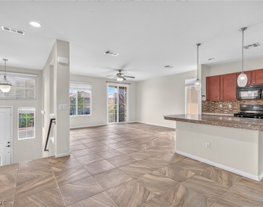 5226 Tartan Hill Avenue - Photo Thumbnail 5